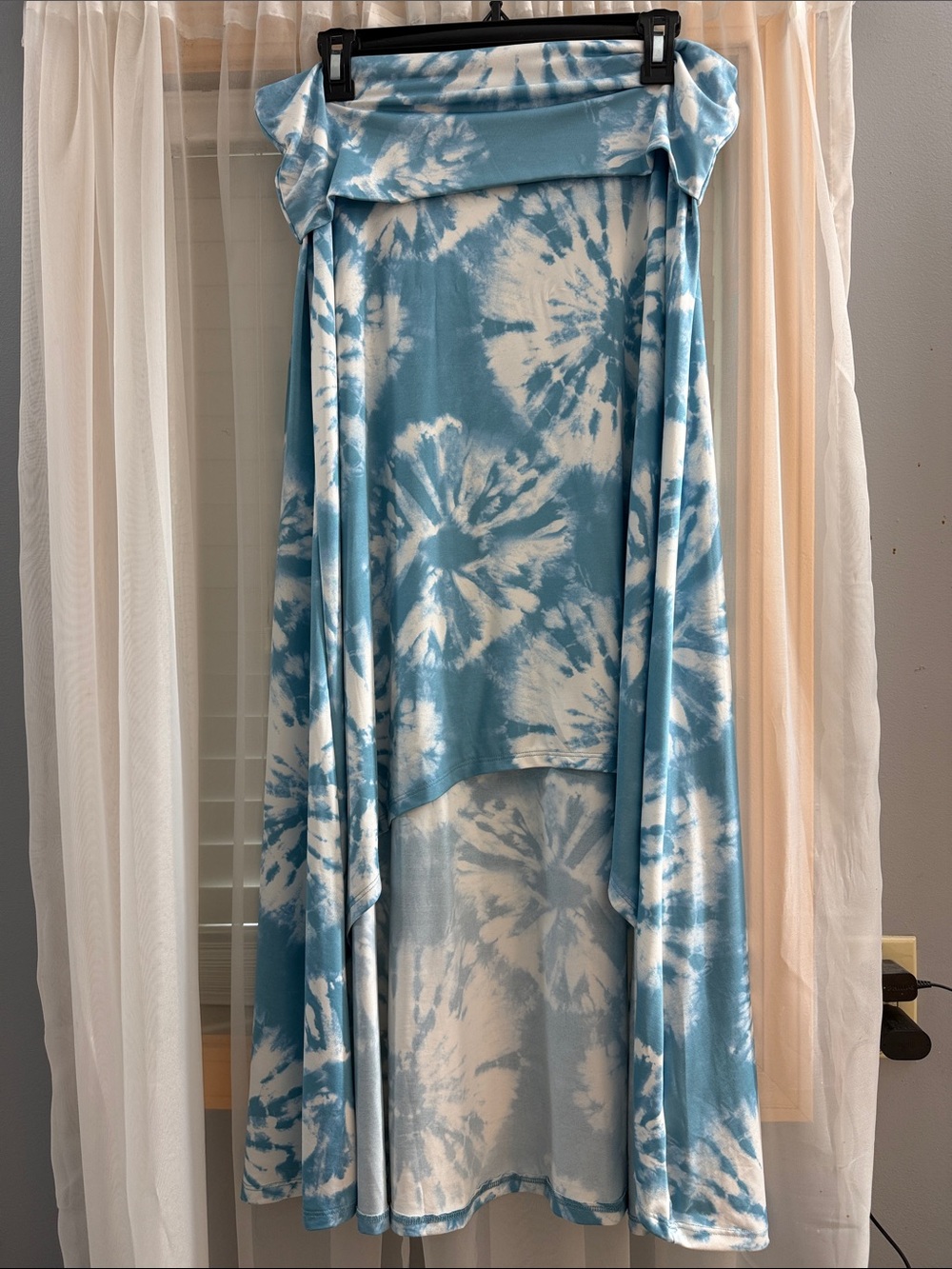 LuLaRoe Blue and White Tie-Dye Skirt